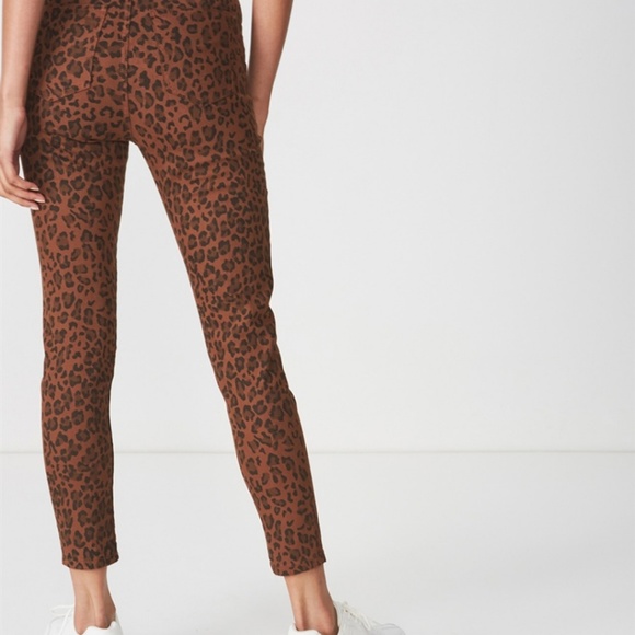 High Rise Skinny Grazer Size 6-8 - Picture 3 of 8